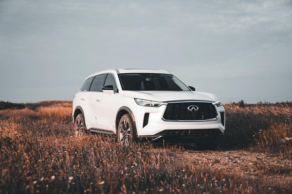 Quels sont les meilleurs produits pour protéger les plastiques extérieurs d'une voiture contre les UV?